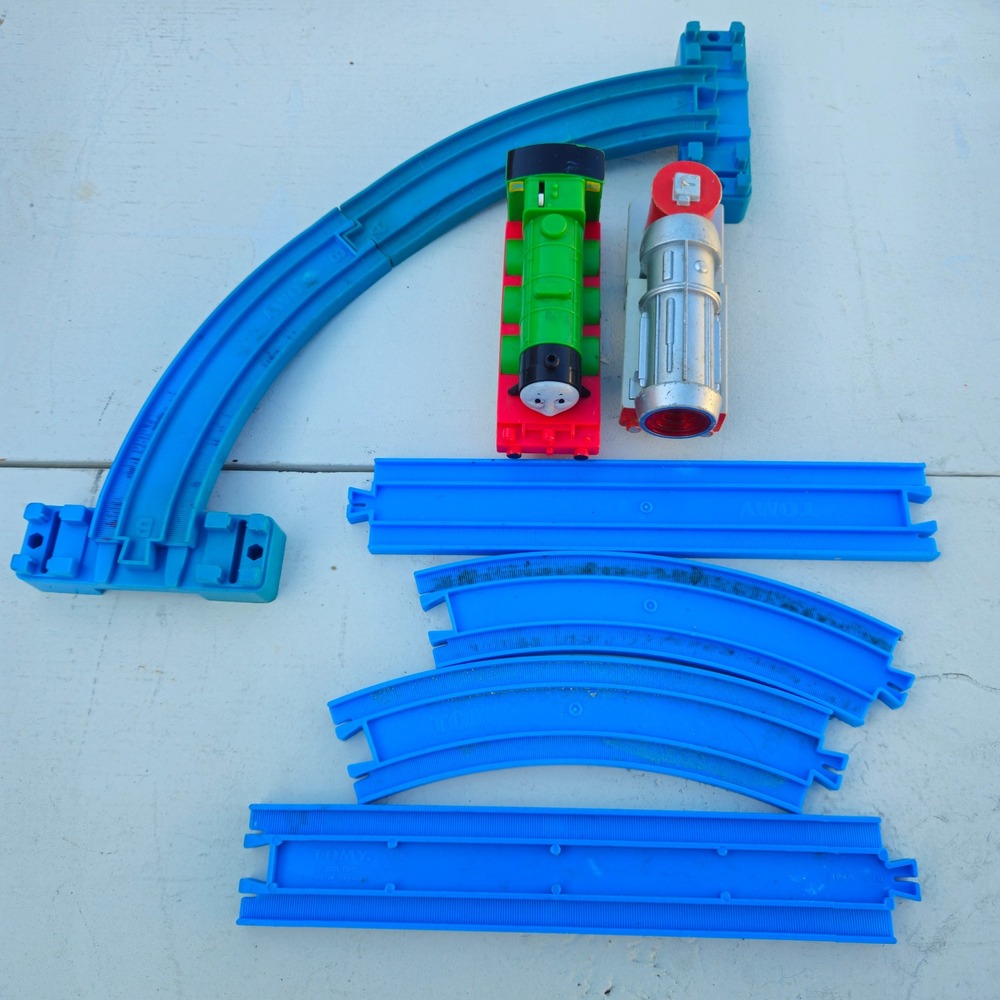 Tomy Thomas Friends Henry Motorized Train Blue Track Jet Engine Set 2005